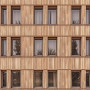 نمای چوبی یکی از عناصر زیبایی و ساختاری، در طراحی و ساختمان‌هاست که به عنوان یک انتخاب محبوب در بسیاری از پروژه‌های ساختمانی شناخته می‌شود. در این مقاله به مزایا ،معایب ، انواع و هزینه و زمان اجرای پروژه نمای چوبی در ساختمان‌ها پرداخته خواهد شد.