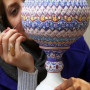 در ایران، آموزشگاه‌ها و مراکز مختلفی برای آموزش صنایع دستی و هنرهای دستی وجود دارد. این آموزشگاه‌ها می‌توانند به صورت دولتی، خصوصی یا غیرانتفاعی فعالیت کنند. در این مطلب به برخی از این کلاس های هنری اشاره کرده ایم.