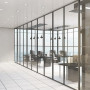 پارتیشن‌ های شیشه‌ ای یکی از مدل‌های مدرن برای تقسیم فضاهای داخلی است که در دیزاین داخلی خانه‌ها، ادارات، و فضاهای تجاری بسیار مورد استفاده قرار می‌گیرند. در این مقاله، به بررسی ویژگی‌ها، مزایا و کاربردهای پارتیشن‌های شیشه‌ ای می‌پردازیم.